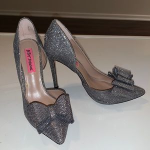 Betsy Johnson Prince Pewter heels